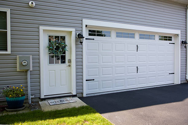 24/7 Emergency Garage Door Panel Replacement experts in Iron County County, UT